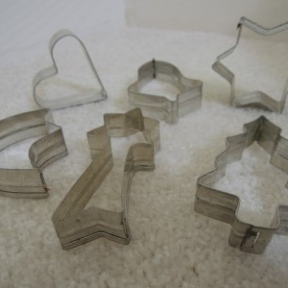 Cookie Cutters 6 Metal Holiday and Various Shape Cookie Cutters Vtg 60s
